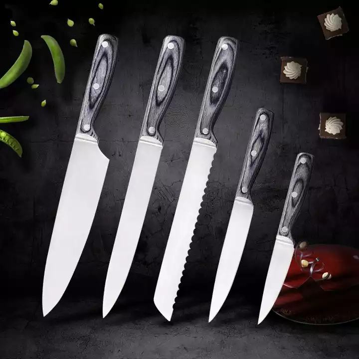 Korkea standardi ruostumattomasta teräksestä valmistettu veitsi Chef Knife Utility Knife Set Pakka puukahvalla 
